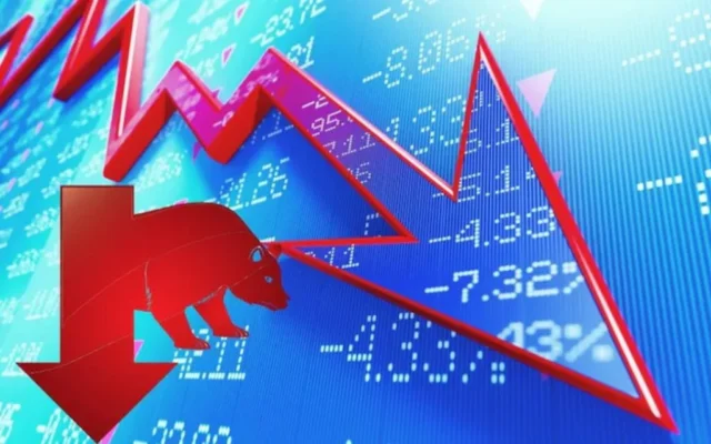 Stock Market Crash Warning as Valuations Echo the Dot-Com Bubble